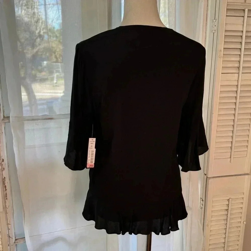 3/4 Bell Sleeve top - Picture 3 of 5